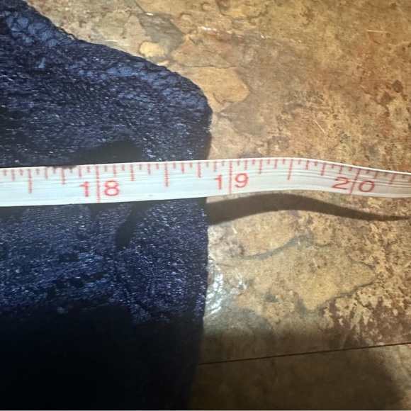 Ann Taylor Navy Blue Lace Tiered Scallop Sleeveless Top Size Large - Picture 3 of 6